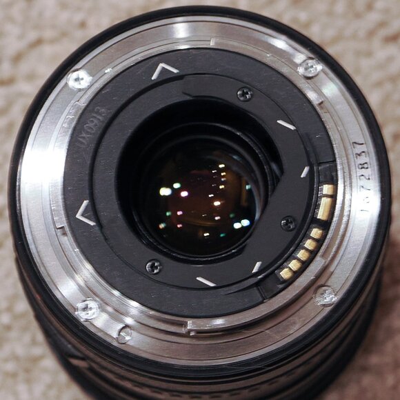 Canon EF 17-40mm F/4L USM - Picture 3 of 4